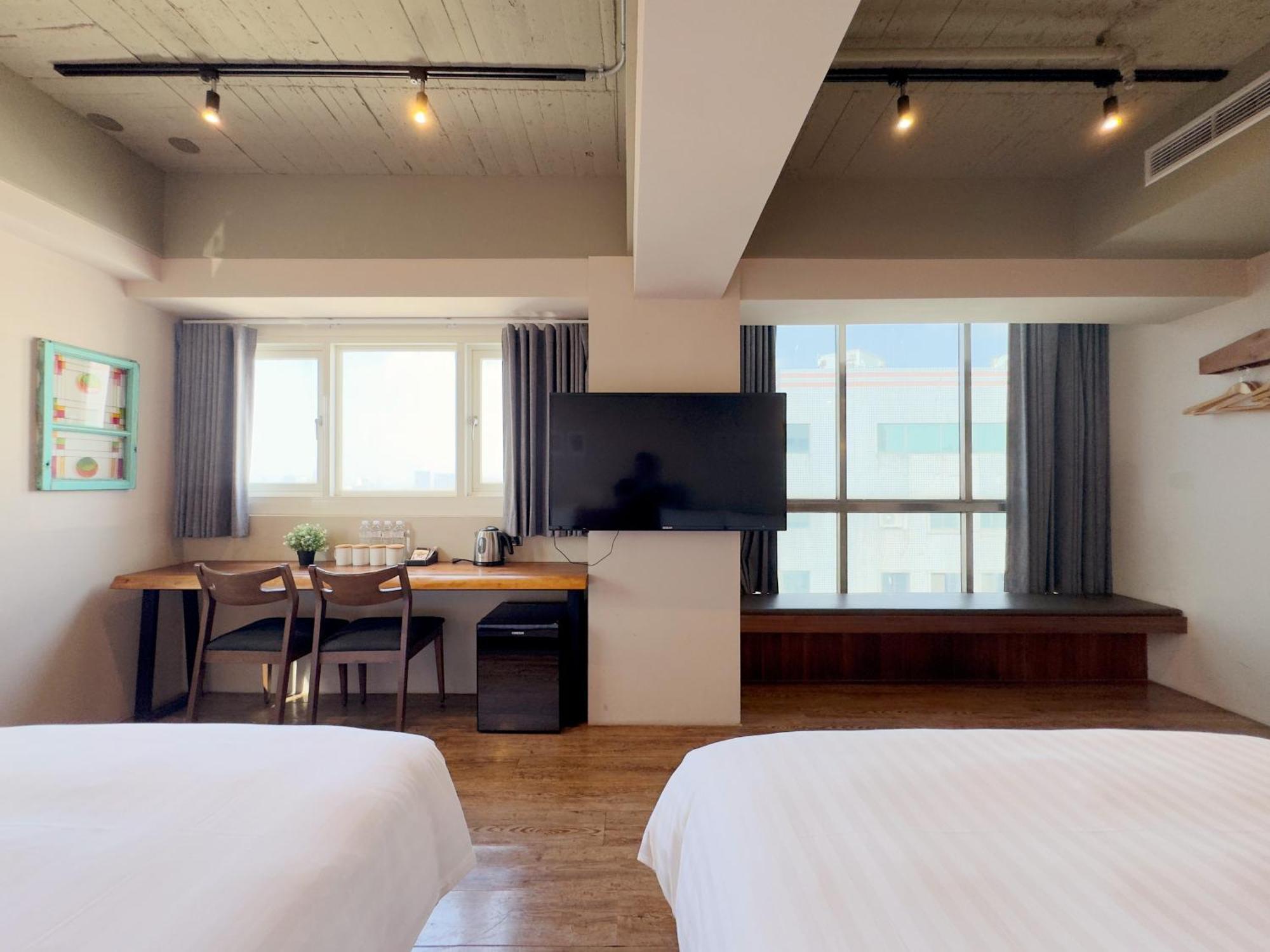 Roaders Hotel Tainan Chengda Zewnętrze zdjęcie
