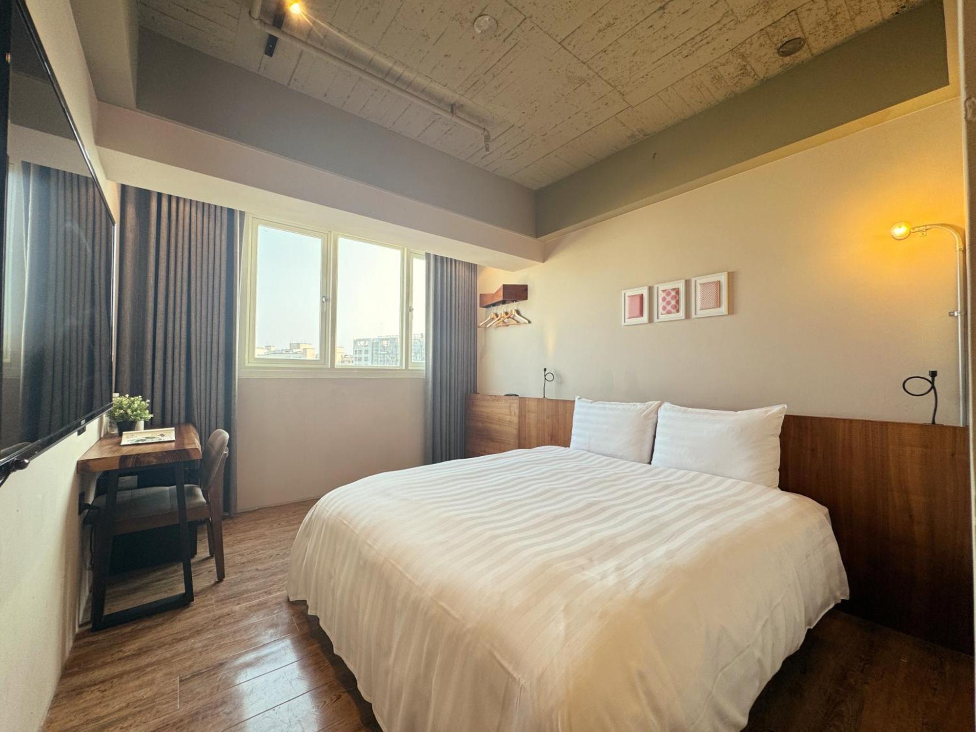 Roaders Hotel Tainan Chengda Zewnętrze zdjęcie