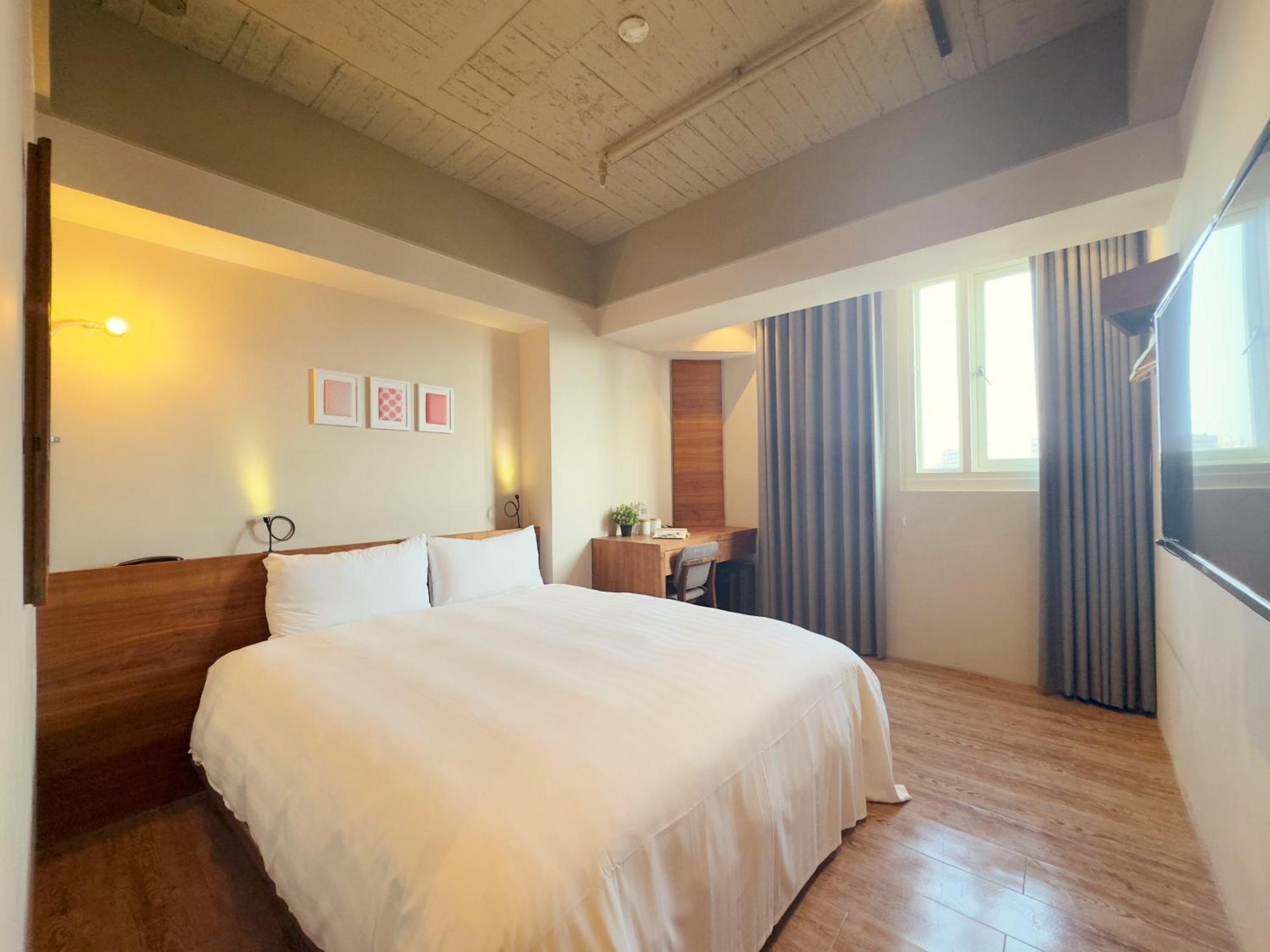 Roaders Hotel Tainan Chengda Zewnętrze zdjęcie