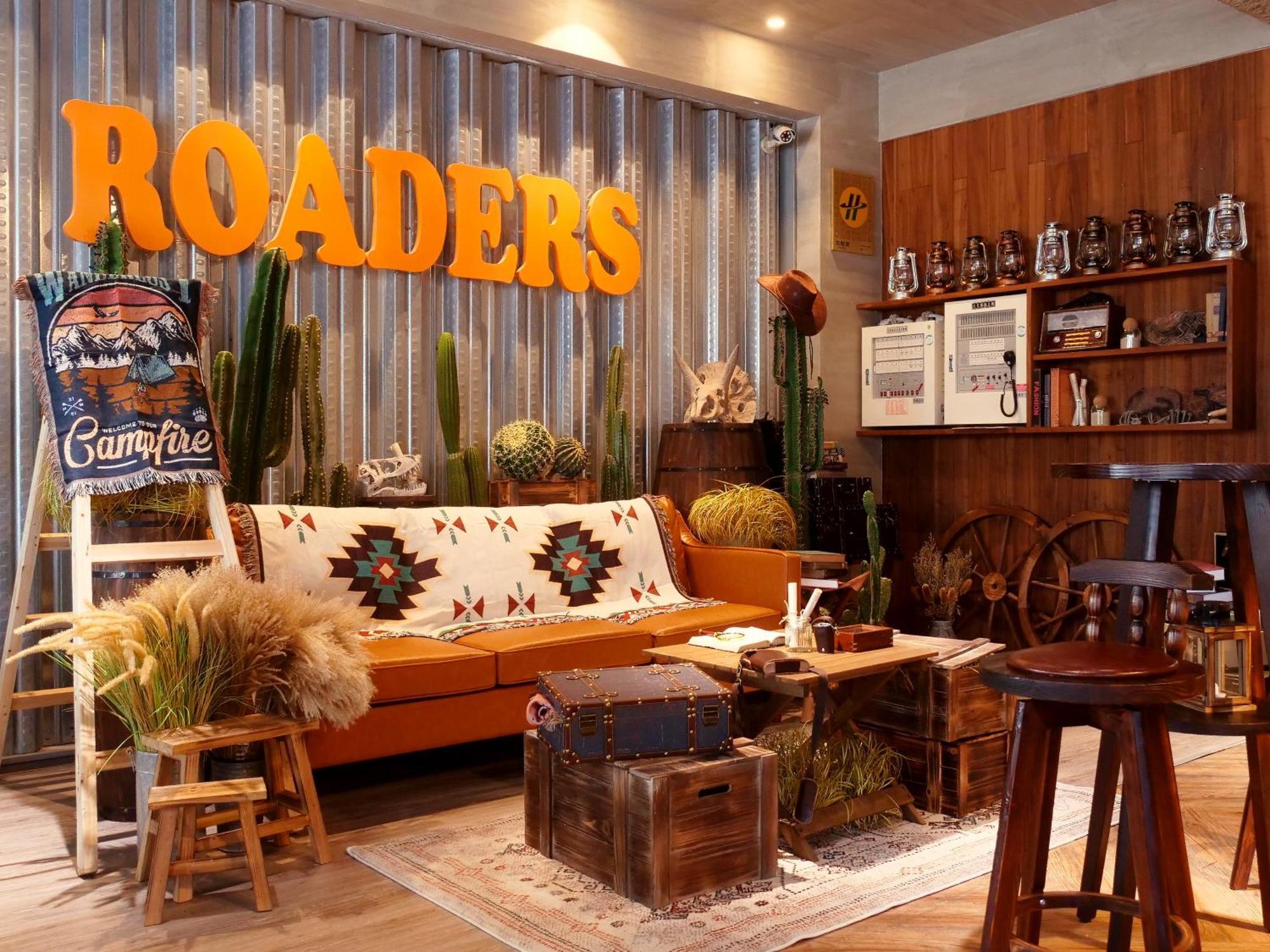 Roaders Hotel Tainan Chengda Zewnętrze zdjęcie