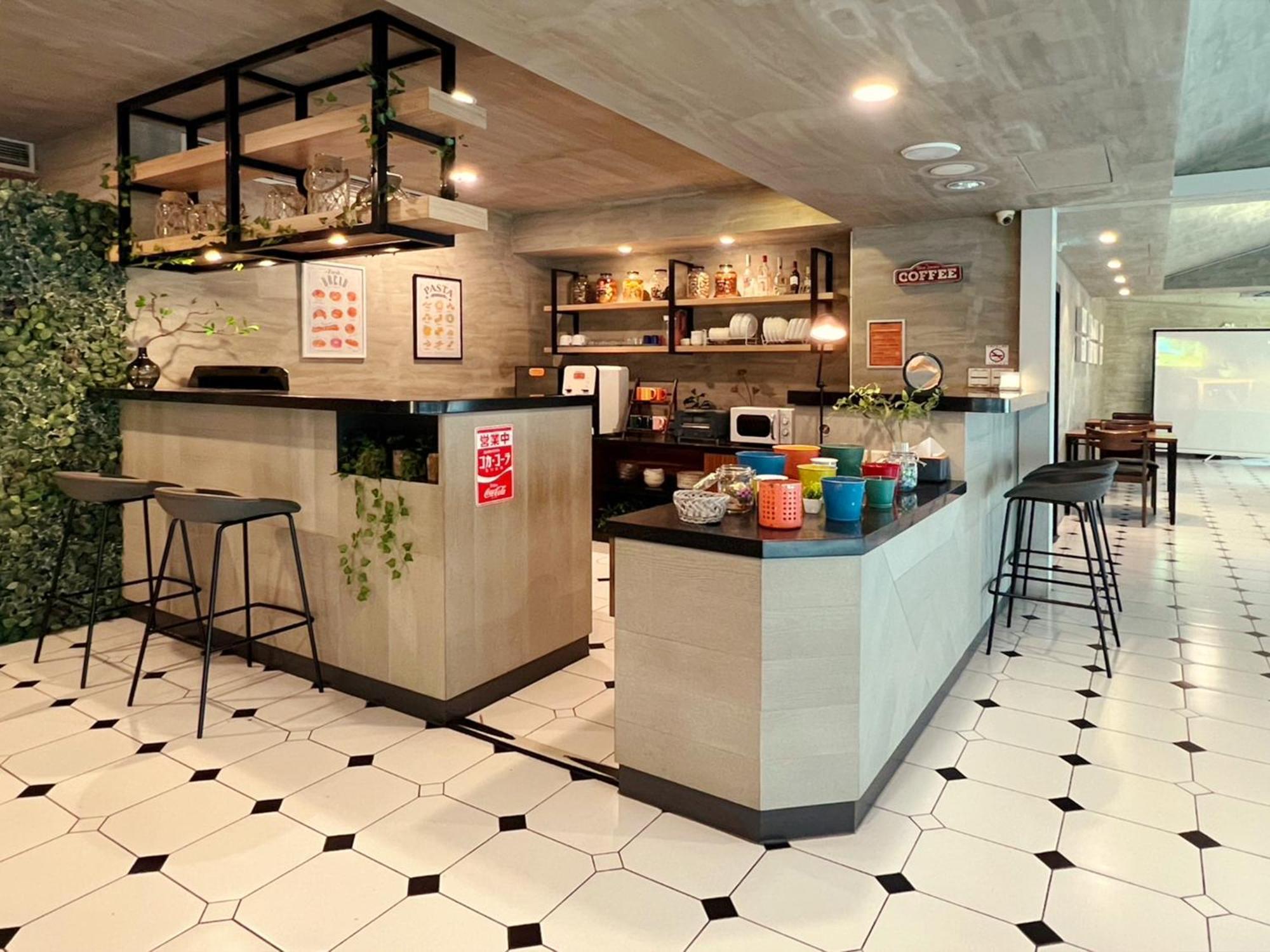 Roaders Hotel Tainan Chengda Zewnętrze zdjęcie