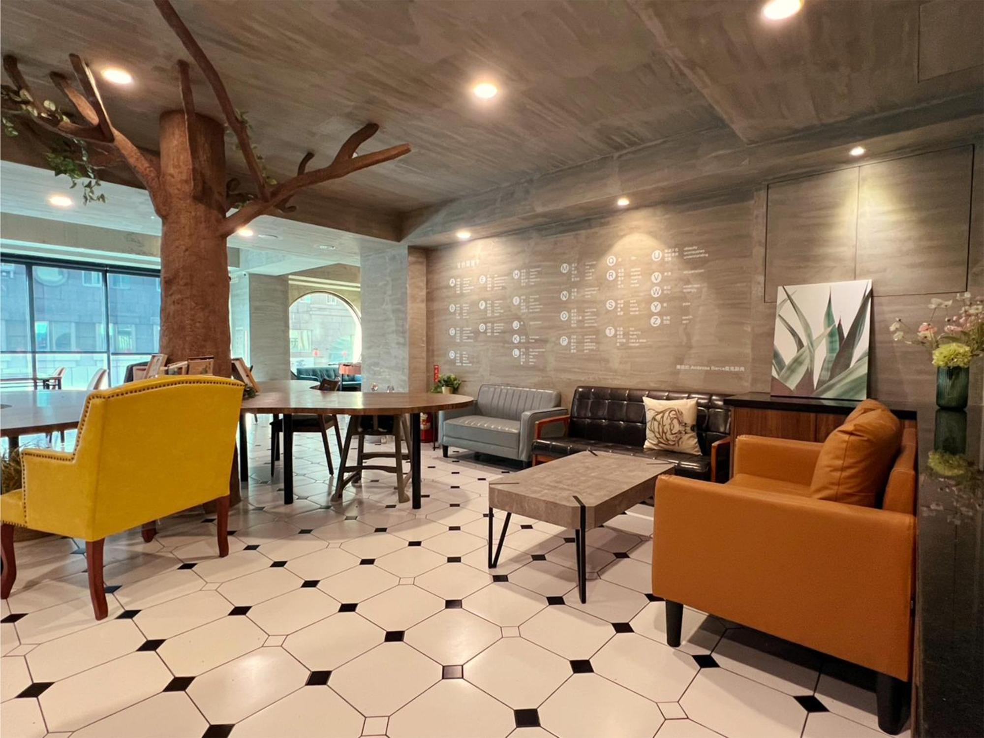 Roaders Hotel Tainan Chengda Zewnętrze zdjęcie