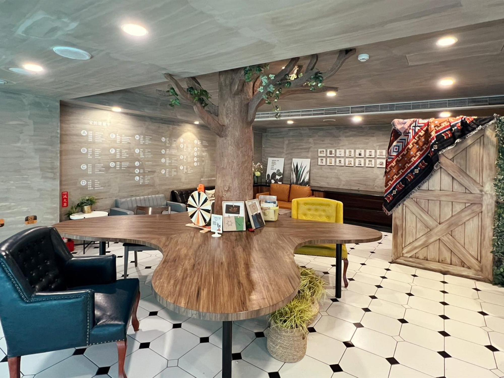 Roaders Hotel Tainan Chengda Zewnętrze zdjęcie